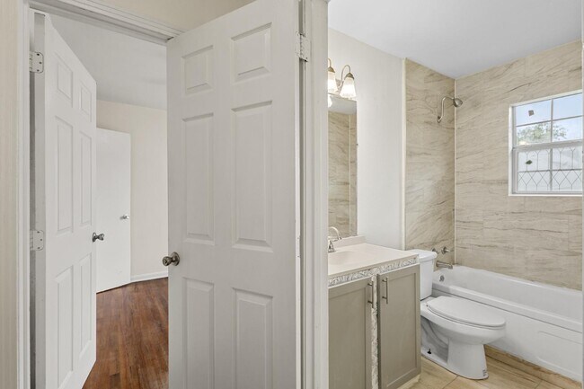Building Photo - 759 Avondale Ave