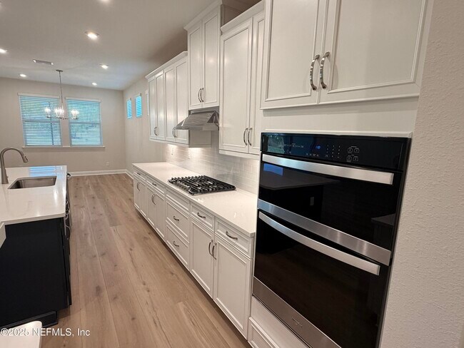 Building Photo - 381 Pelton Pl