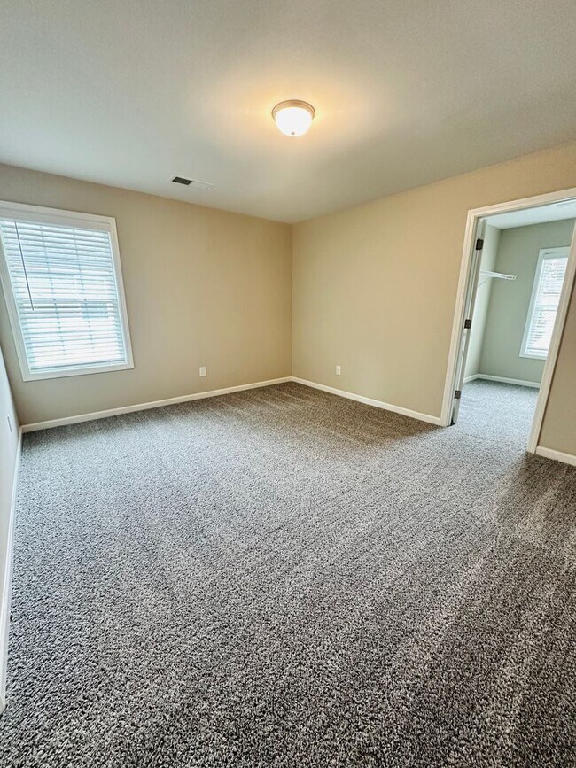 Building Photo - 205 Dog Fennel Ln