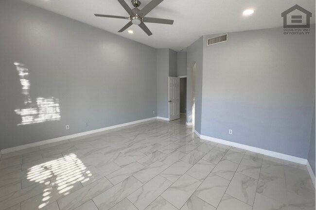 Building Photo - 3Bed/2Bath House at AZ-101 Loop/75th Ave! Ready for Immediate Move-In! -- HOME OFFICE!
