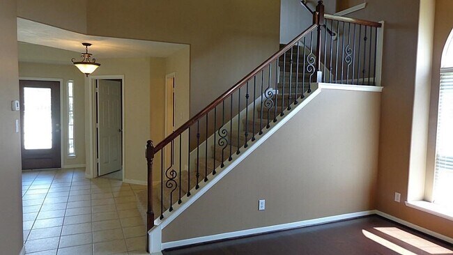 Building Photo - 21911 Canyonwood Park Ln