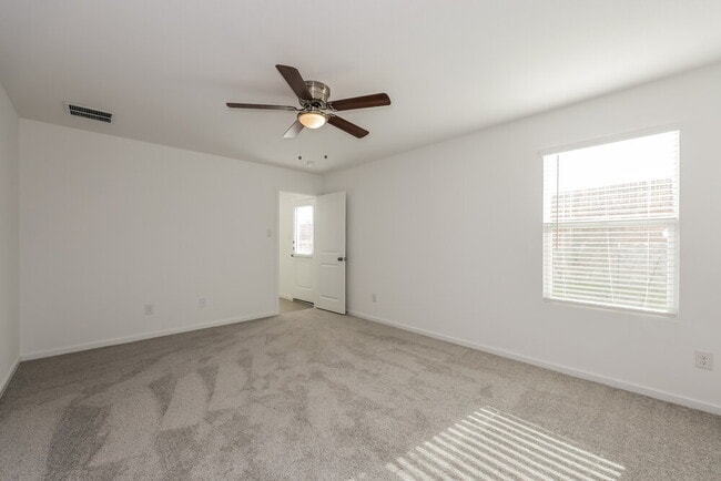 Building Photo - 103 Wild Rose Dr