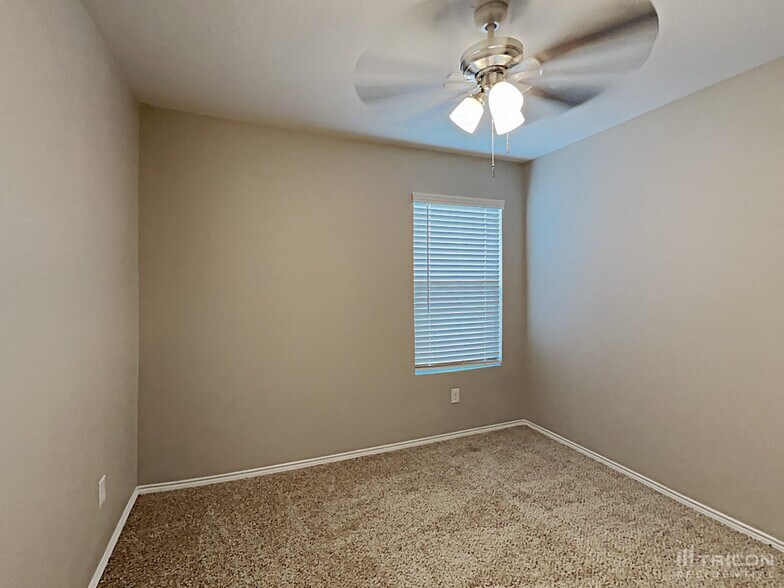 Building Photo - 747 Myrtle Ln
