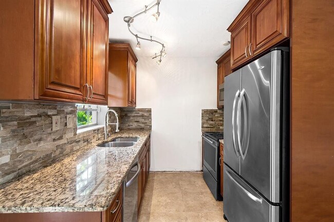 Building Photo - 1509 SW 32nd Ct