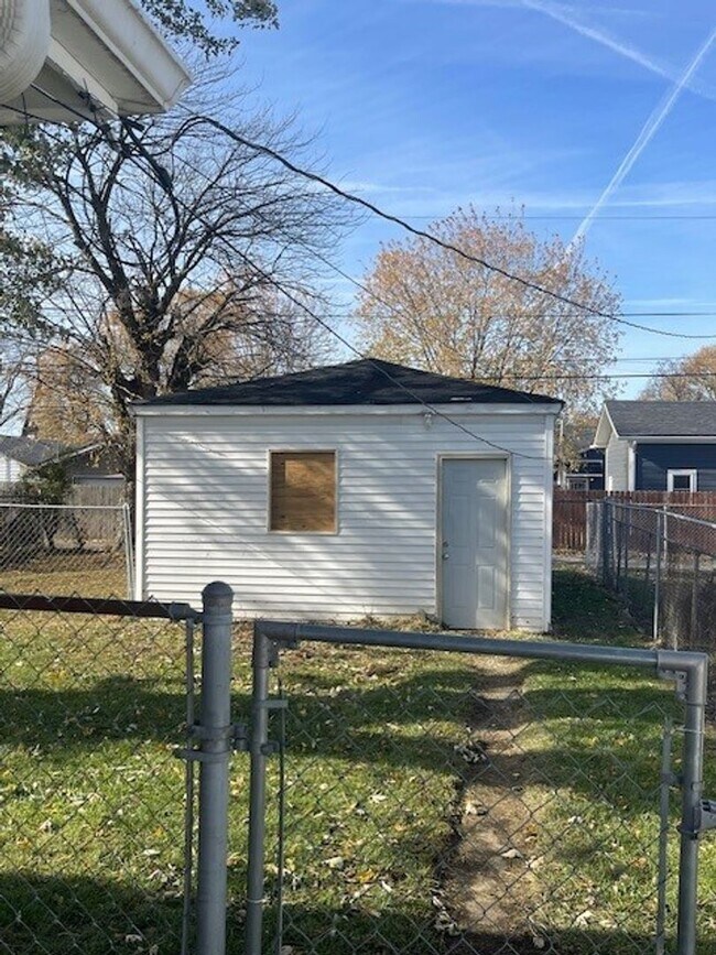 Building Photo - Bright all-brick Bungalow on Quiet Street-...