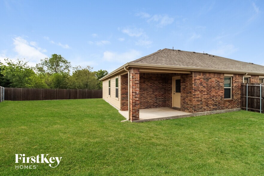 Building Photo - 1102 Ruby Ct