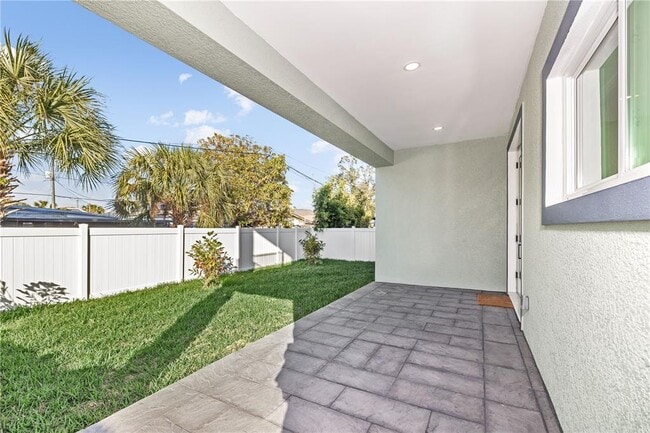 Building Photo - 2727 W Chestnut St