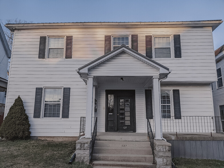 Primary Photo - 127 W Hickman St