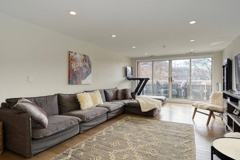 Building Photo - 4 Canal Park