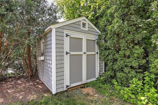 Building Photo - 25 Anoka Ave