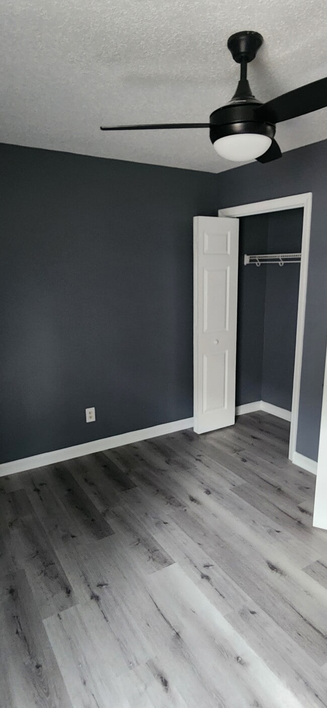 Building Photo - 106 Rolling Woods Cir