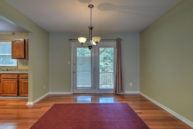 Building Photo - 206 Windridge Colony