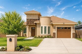 Building Photo - 2912 Fuerte Ave
