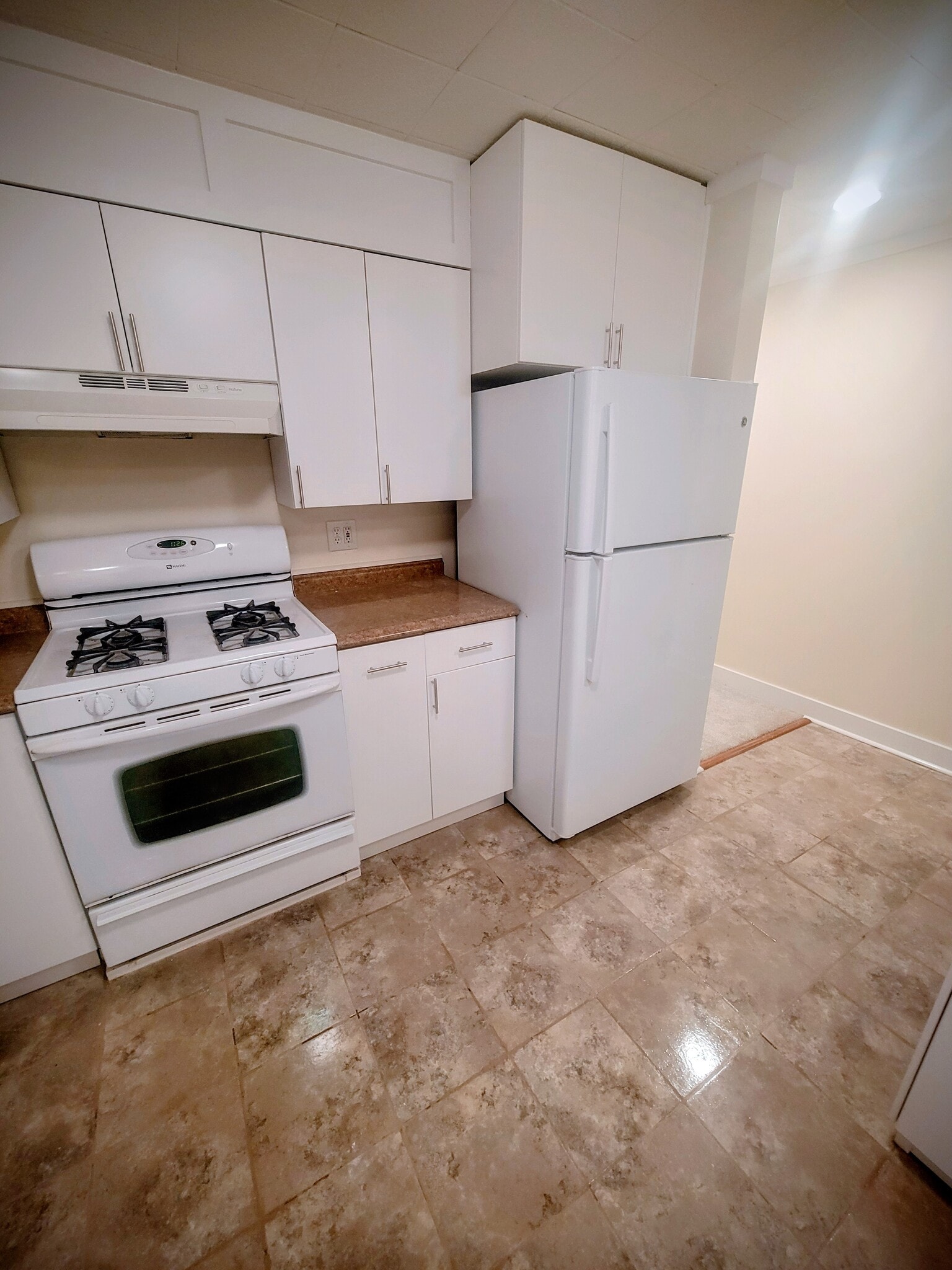 Building Photo - 706 Avenue K