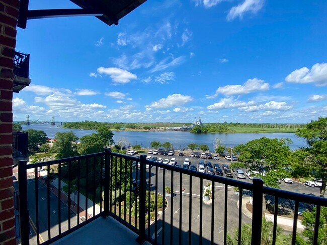 Building Photo - Apartment with Waterview in Downtown Wilmington