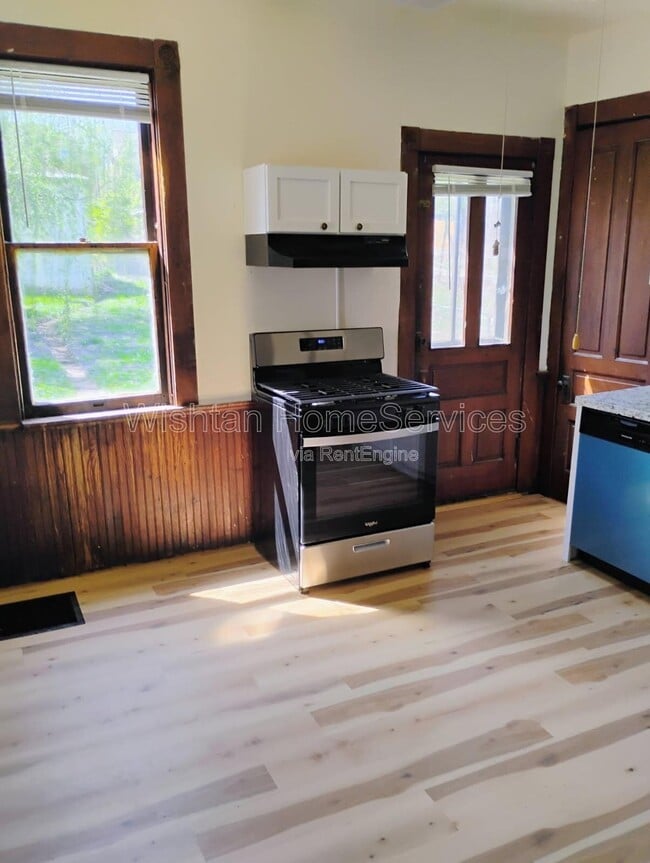 Building Photo - 1016 York St