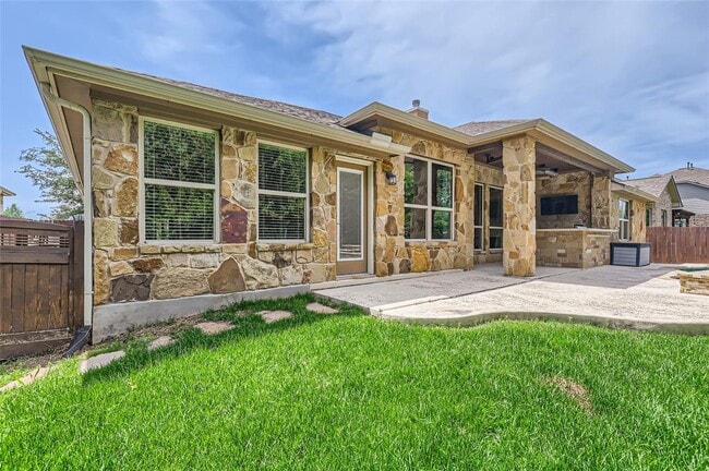 Building Photo - 2200 Camino Alemeda