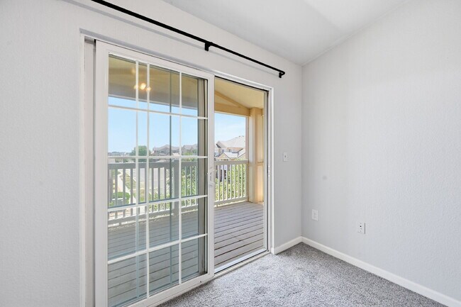 Building Photo - $1,595.95, 1 Bed, 1 Bath Condo in Aurora with In Unit Laundry and Pool Access!