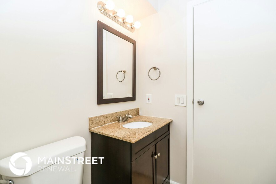 Building Photo - 15533 Ninety-Seventh Ave