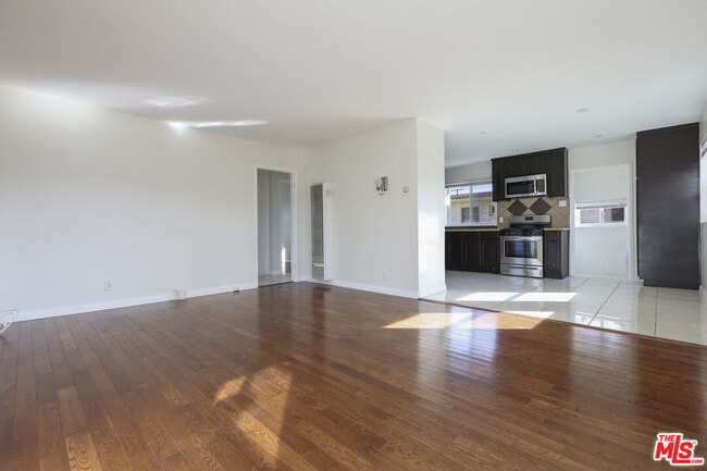 Building Photo - 8324 Barnsley Ave