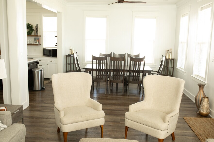 Building Photo - 2119 Loretta Parker Lane