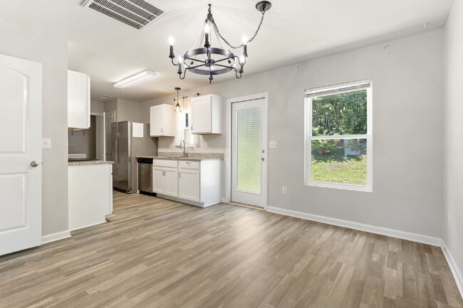 Building Photo - Charming 3-Bedroom Home in Millstone Subdi...