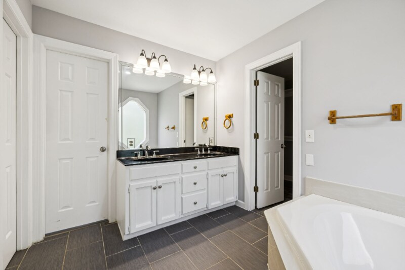 Building Photo - 102 Warren Pl