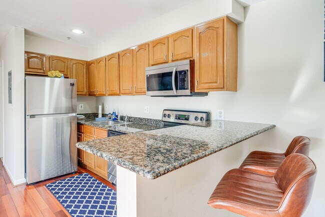 Building Photo - 450a Condon Terrace SE