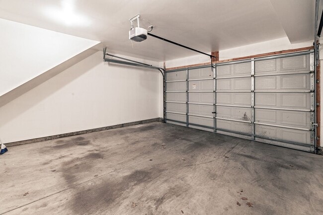 Building Photo - Claymont - 3 bedroom townhome in Darley Green