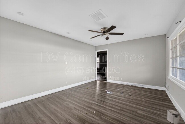 Building Photo - 3901 Dakota Trail