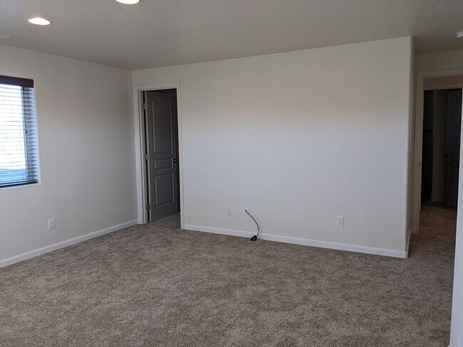 Building Photo - 62851 NE Kinley Ln