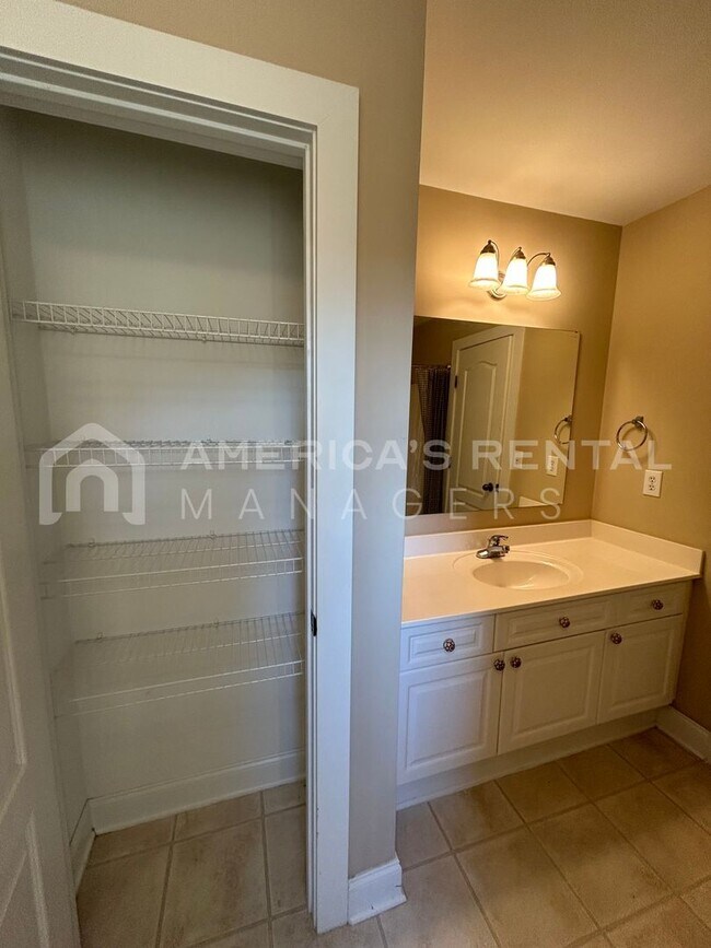 Building Photo - Home for rent in Hoover! View with 48 Hours Notice!