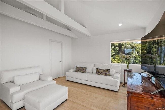 Building Photo - Elegant Mystic Hills Home