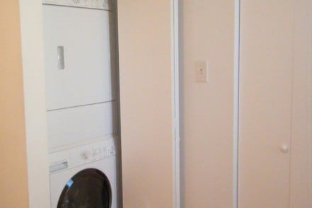 In-Unit Laundry - 1428 N Greenview Ave