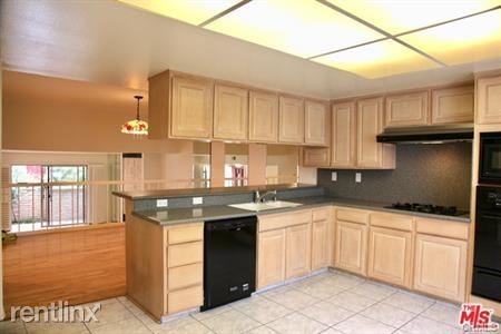 Building Photo - 13243 Fiji Way