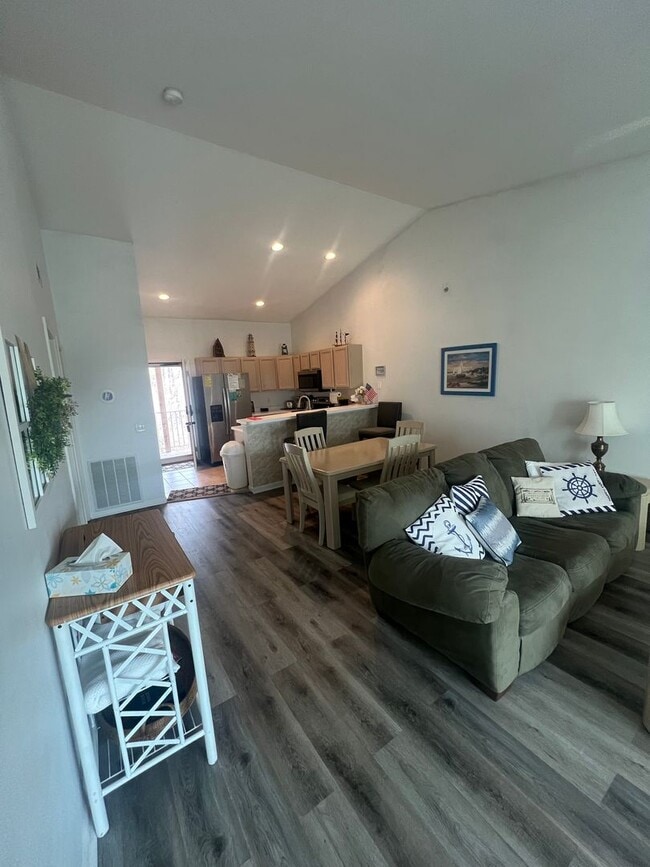 Building Photo - Lakeview Condo for Rent - The Ledges, Osage Beach!
