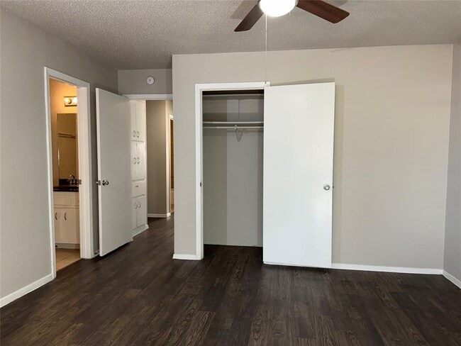 Building Photo - 7318 Lunar Dr
