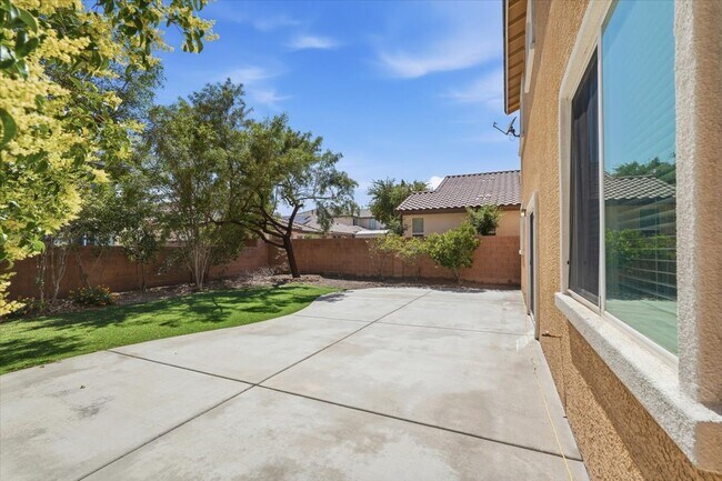 Building Photo - 8747 W Moon Crater Ave