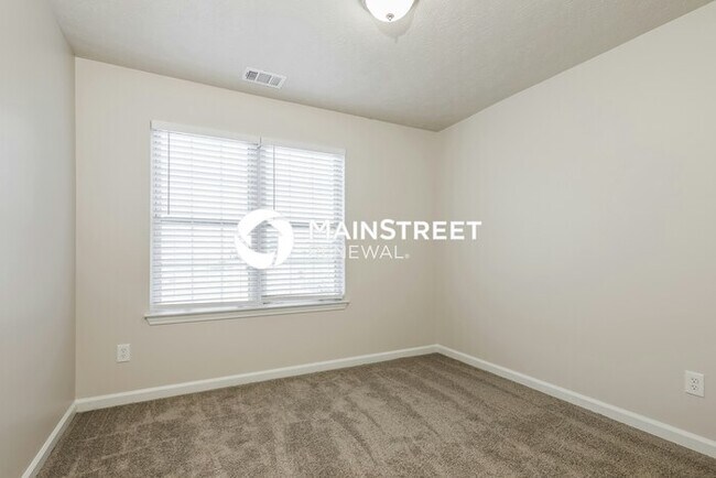 Building Photo - 5 Bedroom Pet-Friendly Home in ELLENWOOD, GA with Main Street Renewal