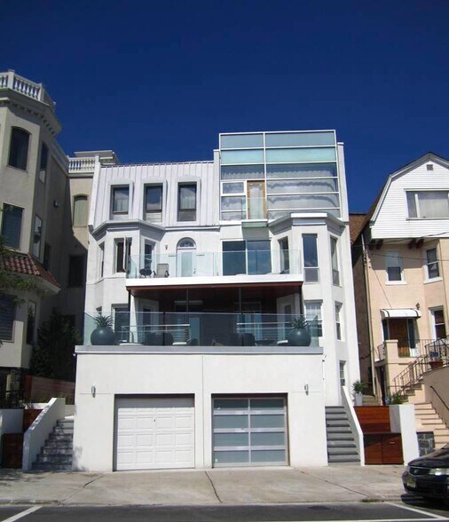 Building Photo - 955 Boulevard E