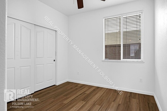 Building Photo - Spacious 4 bedroom 3 bath home in Anatolia