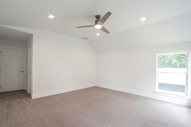 Building Photo - 616 W Dittmar Rd