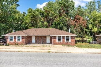 Building Photo - 3117 N Old Missouri Rd