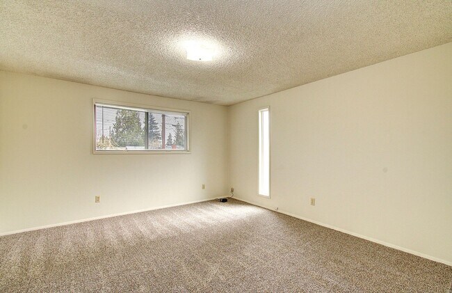 Building Photo - Gladson 3802