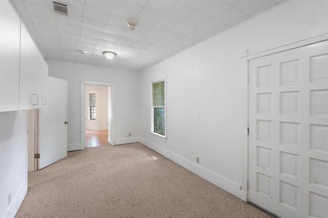 Building Photo - 4616 E Cesar Chavez St