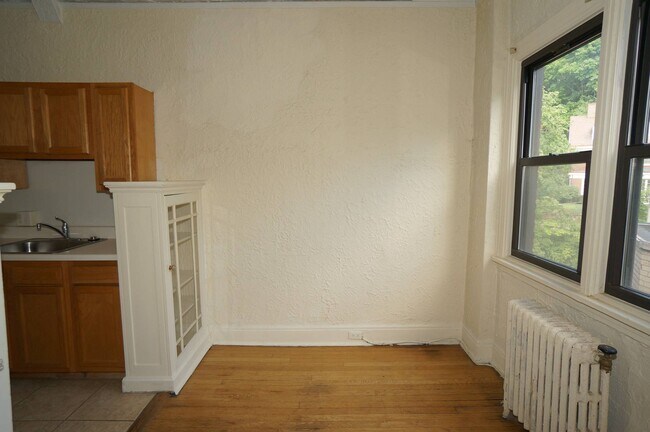 Dining Room - The Schenley Arms