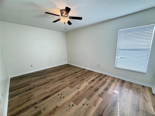 Building Photo - 2418 Harbor Town Dr