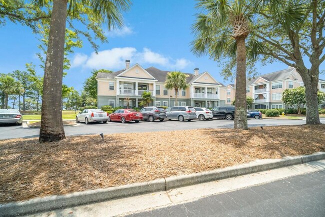 Building Photo - 130 River Landing Dr