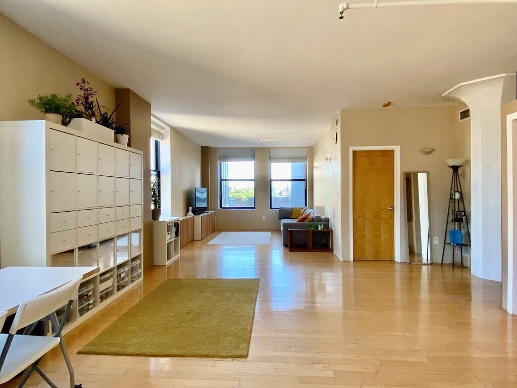 Building Photo - 453 Washington St