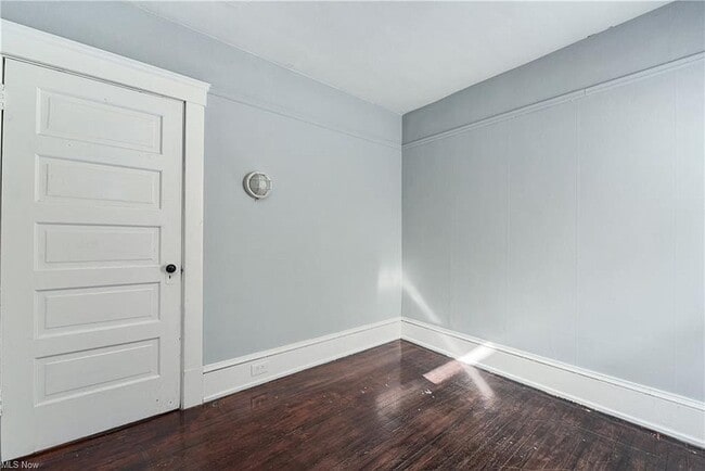 bedroom - 1377 Cove Ave